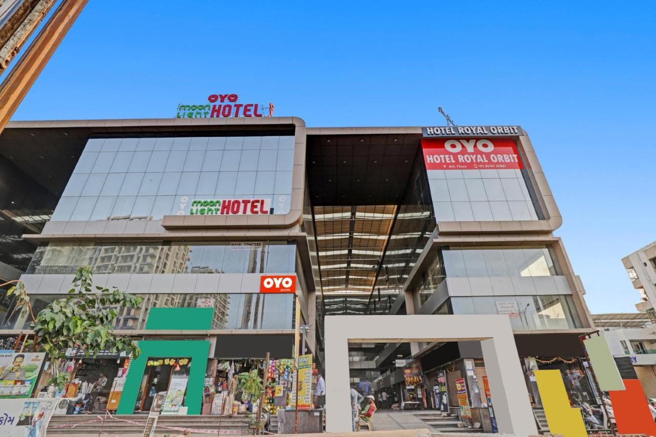 Hotel O Royal Orbit Surat Esterno foto