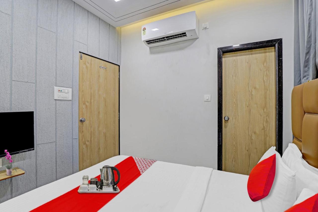 Hotel O Royal Orbit Surat Esterno foto