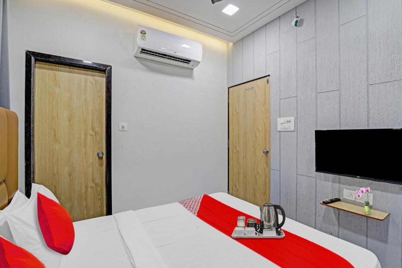 Hotel O Royal Orbit Surat Esterno foto