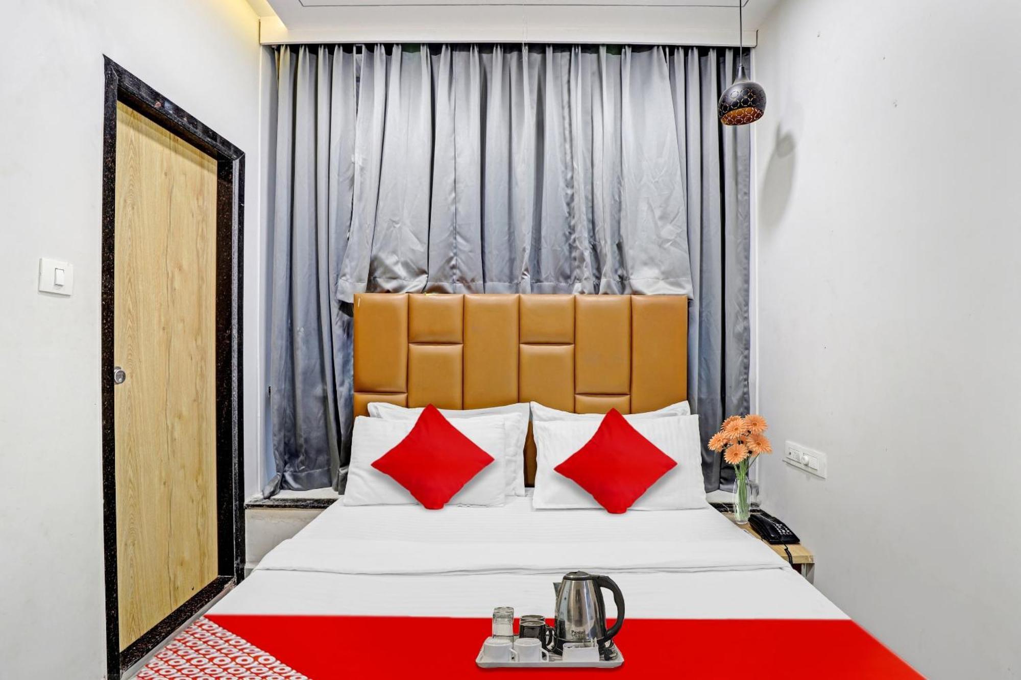 Hotel O Royal Orbit Surat Esterno foto